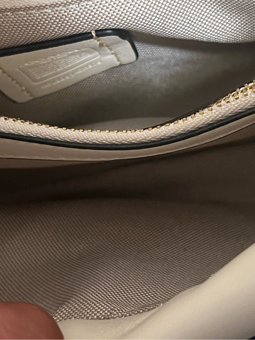 Coach Cream Quilted Shoulder Bag with Gold Chain - Picture 4 of 4